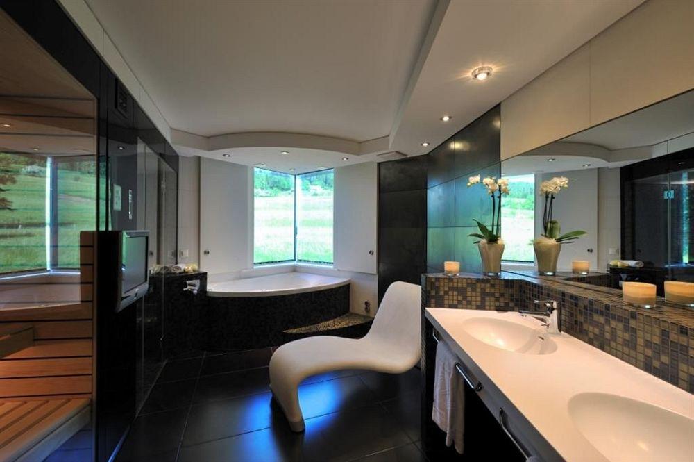 Grand Les Endroits Hotel